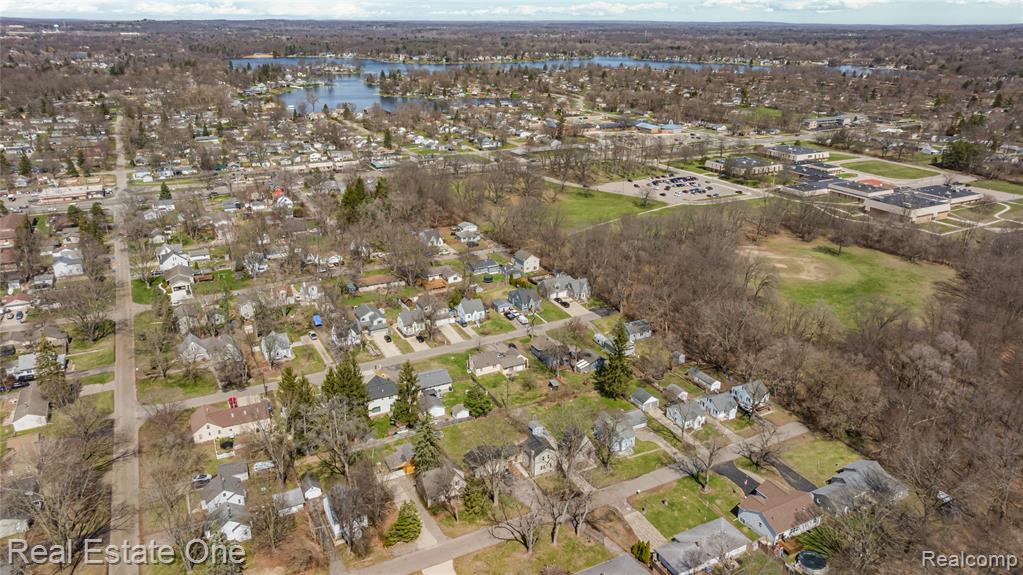 4058 Lomley Avenue, Waterford, MI 48329 — Photo 43