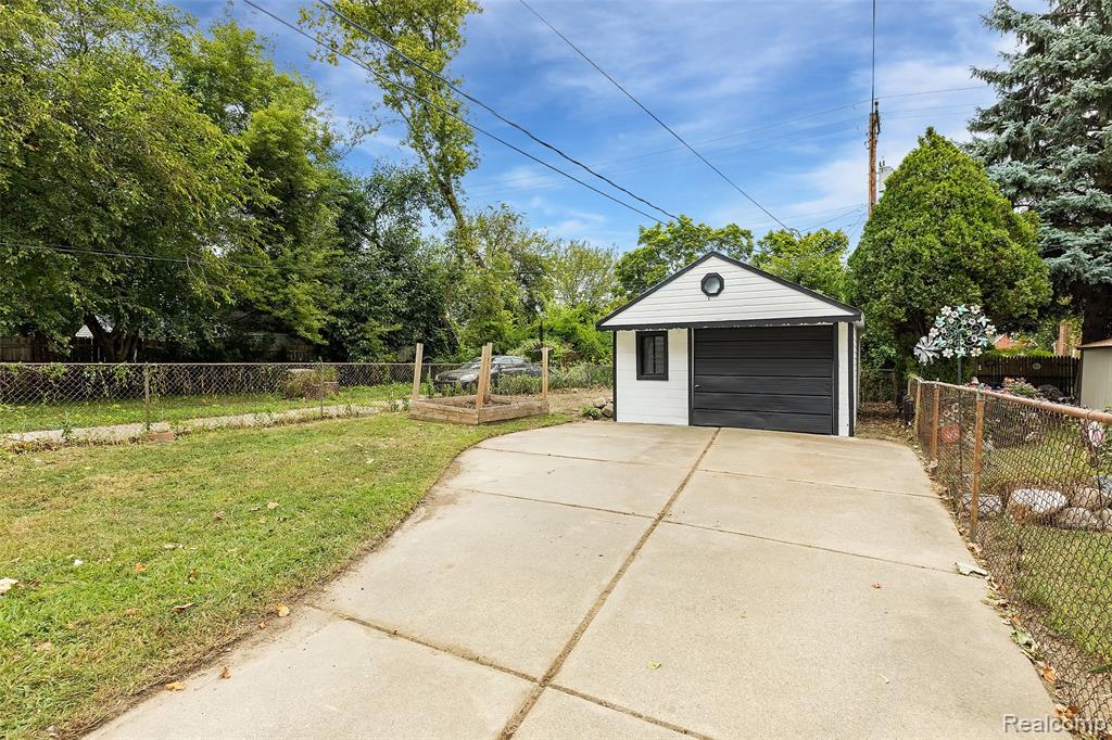 7318 Clayburn Street, Detroit, MI 48228 — Photo 17