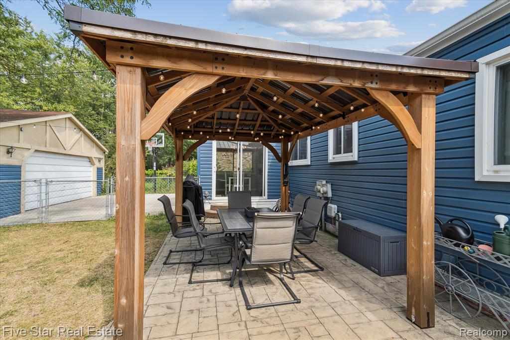 43592 Champlain Court, Canton, MI 48188 — Photo 38