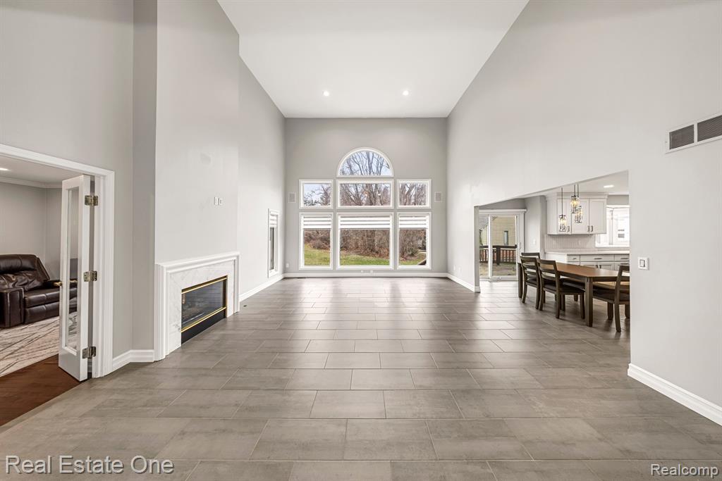 6246 Lindsay Court, West Bloomfield, MI 48324 — Photo 12