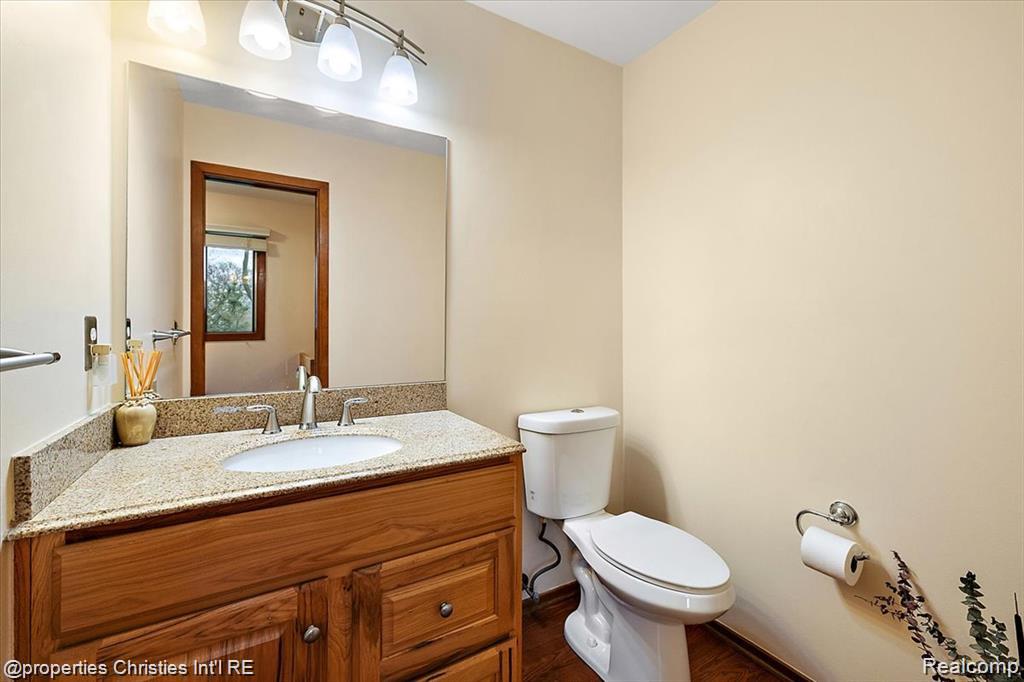 4566 Walden Drive, Bloomfield Hills, MI 48301 — Photo 44