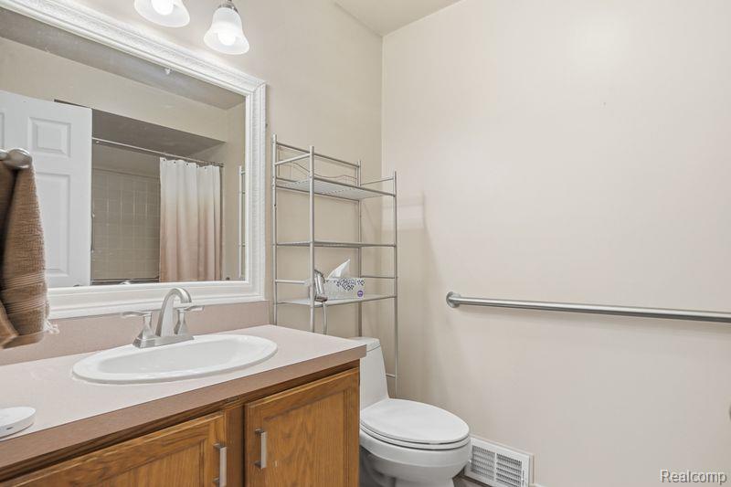 45530 Meadows Square, Macomb, MI 48044 — Photo 21