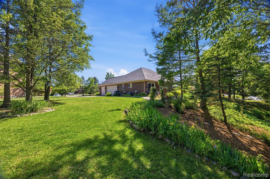 47041 Hidden River Circle N, Canton, MI 48188 — Photo 54