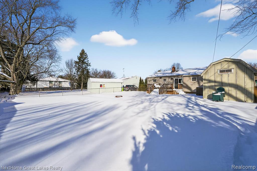 819 Southwood Drive, Fenton, MI 48430 — Photo 39
