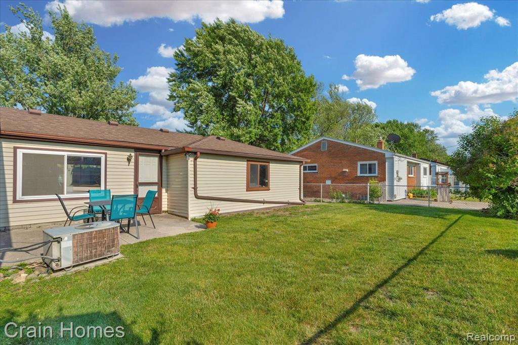 846 Moulin Avenue, Madison Heights, MI 48071 — Photo 32