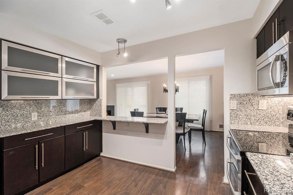 7353 Brynmawr Drive, #37, West Bloomfield, MI — Photo 14