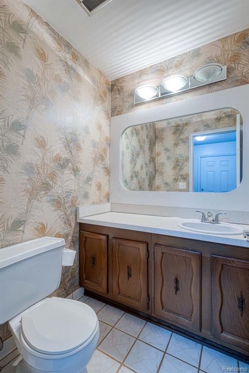 26188 SUMMERDALE Drive, Southfield, MI 48033 — Photo 16