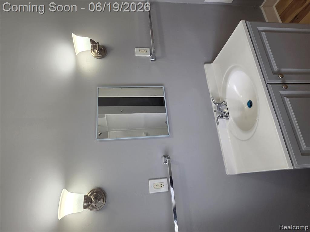 1998 E Grand Boulevard, Detroit, MI 48211 — Photo 30