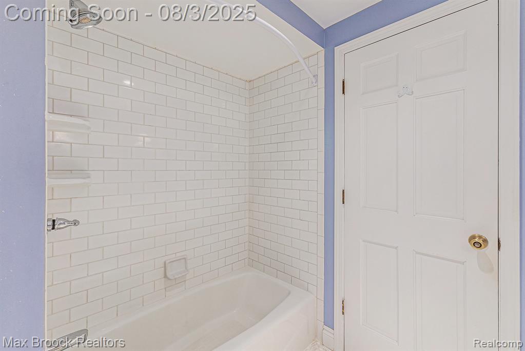4705 Rivers Edge Drive, Troy, MI 48098 — Photo 32