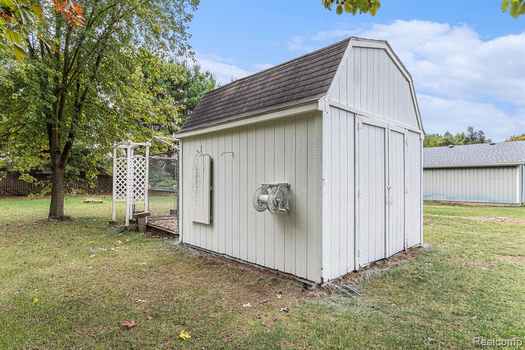4511 Mount Morris Road, Columbiaville, MI 48421 — Photo 25