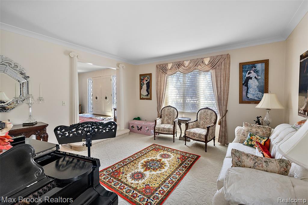 1319 Charrington Road, Bloomfield Hills, MI 48301 — Photo 2