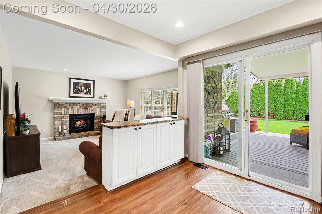 6883 Essex Court, Waterford, MI 48327 — Photo 10
