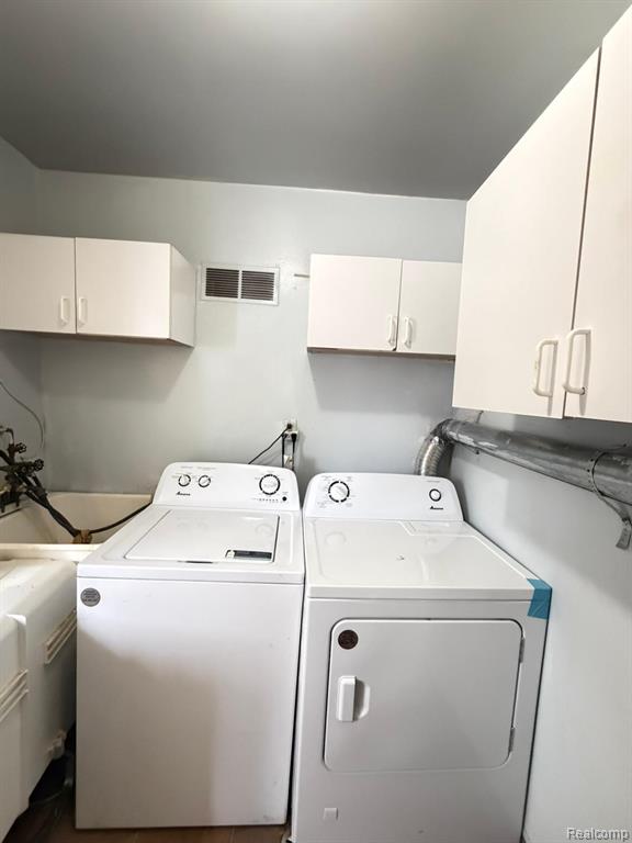 6130 Whitefield Street, Dearborn Heights, MI 48127 — Photo 9