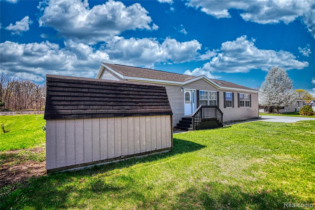 280 Pompano Court, Lapeer, MI 48446 — Photo 2