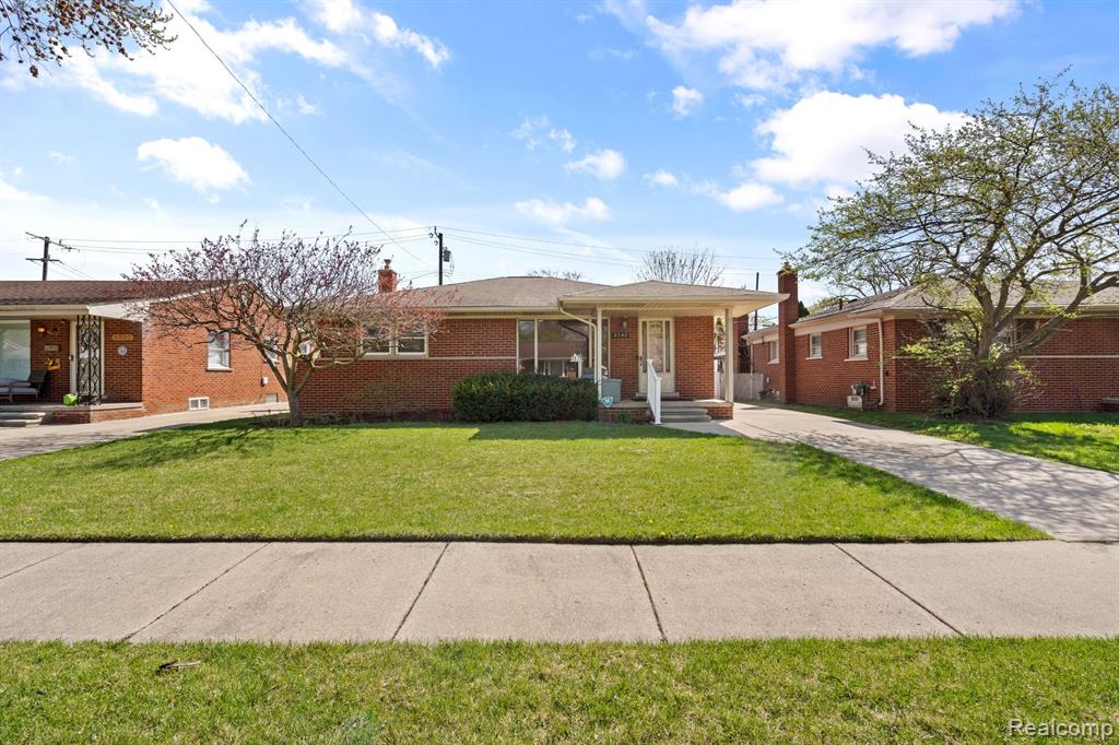 8540 ARNOLD Street, Dearborn Heights, MI 48127 — Photo 4