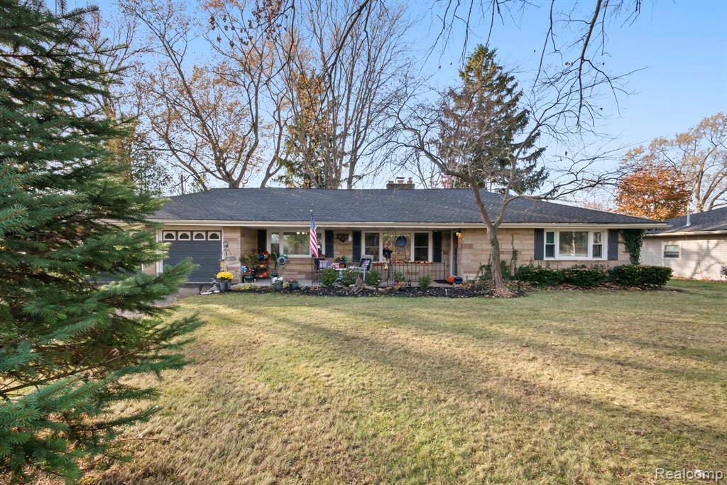 6736 Lakeshore Road, Lexington, MI 48450 — front exterior