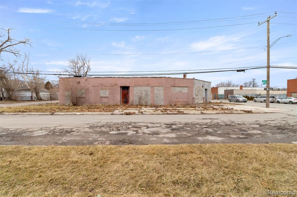 6870 E Davison Street, Hamtramck, MI 48212 — Photo 12