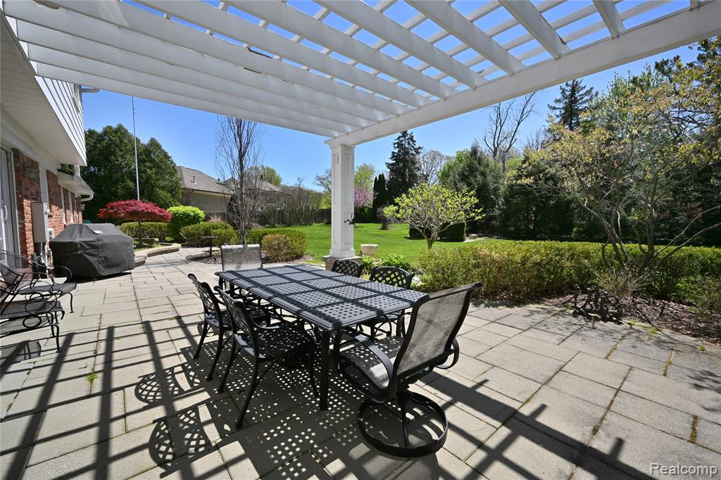 4655 Walnut Lake Road, Bloomfield Hills, MI 48301 — Photo 30