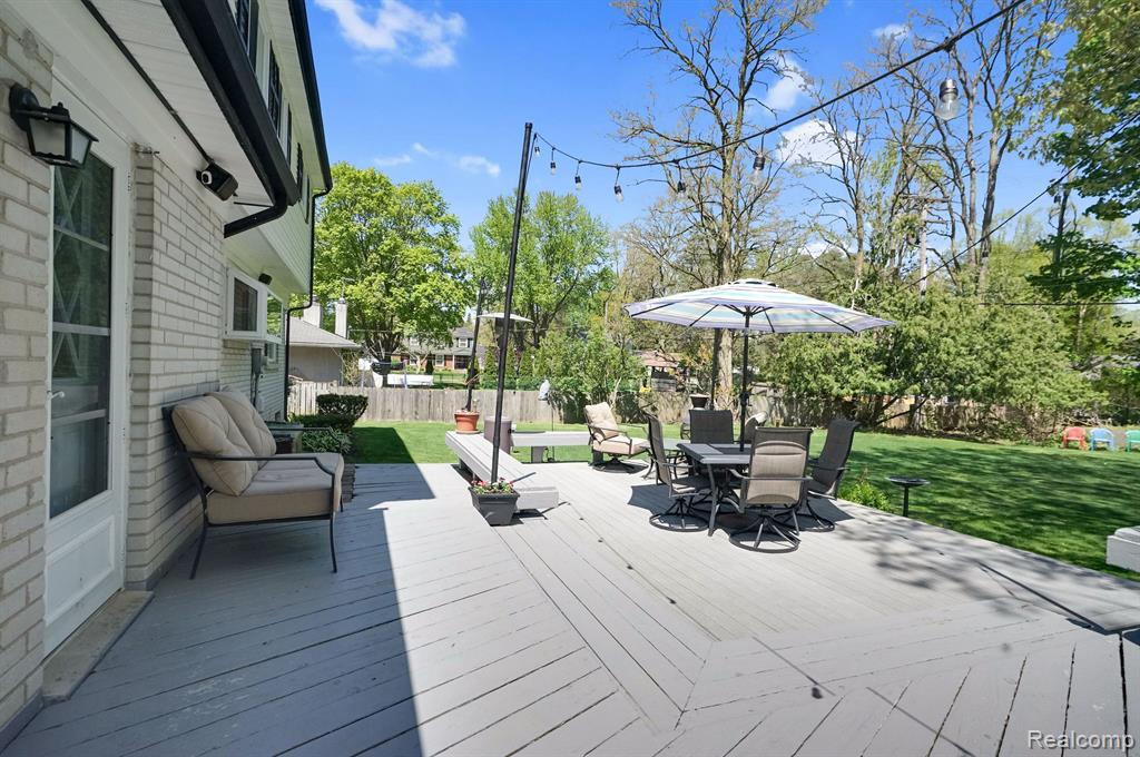 430 CHESTER Court, South Lyon, MI 48178 — Photo 7