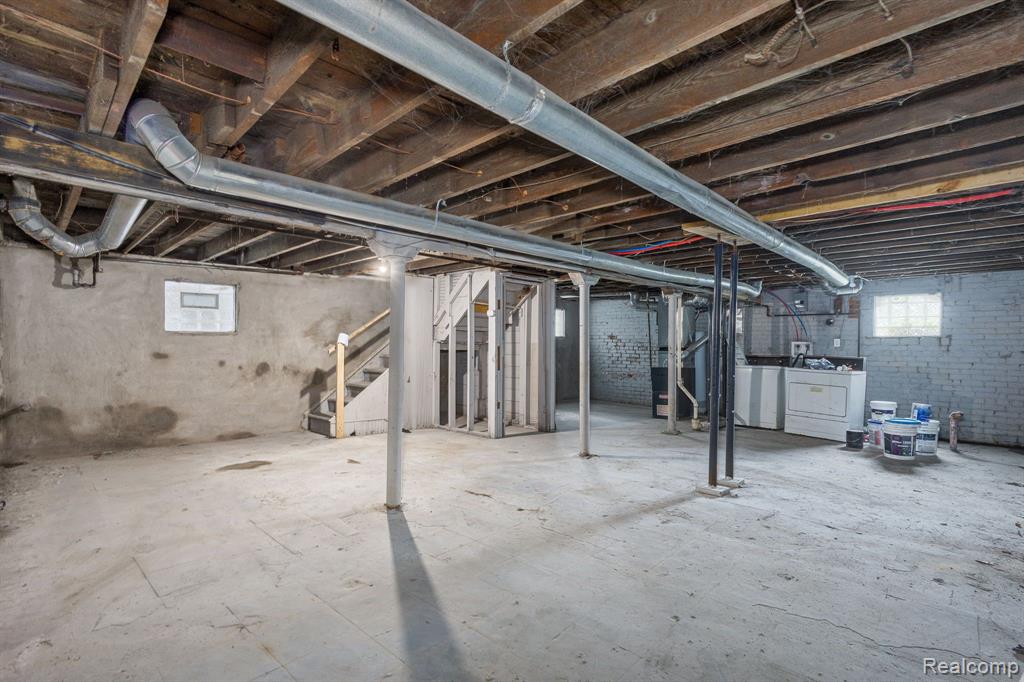 574 MELBOURNE Street, Detroit, MI 48202 — Photo 19