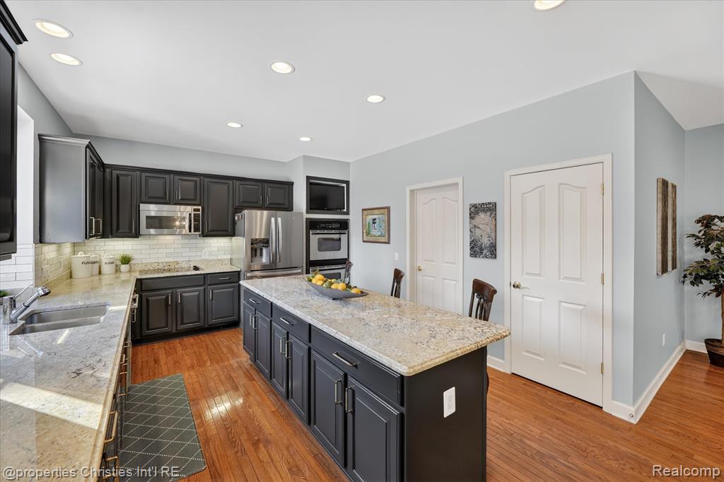16224 Oak Forest Court W, Northville, MI 48168 — Photo 23
