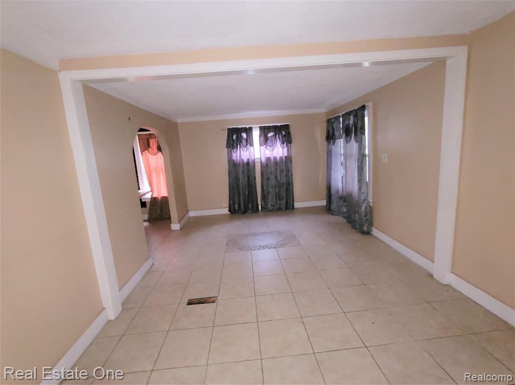 6912 Mansfield Street, Detroit, MI 48228 — Photo 7