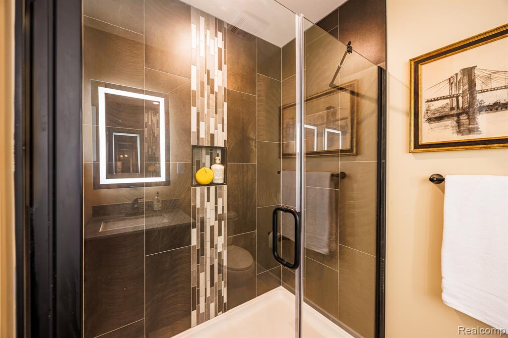 211 W Fifth Avenue, Flint, MI 48502 — Photo 20