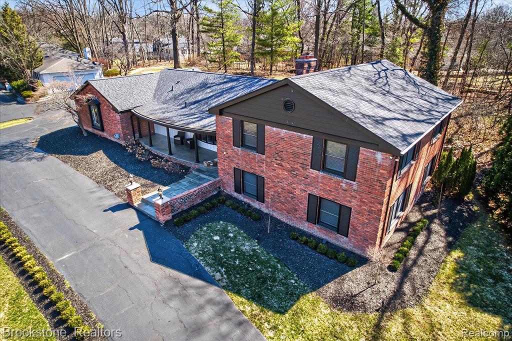 754 N Valley Chase Road, Bloomfield Hills, MI 48304 — Photo 50