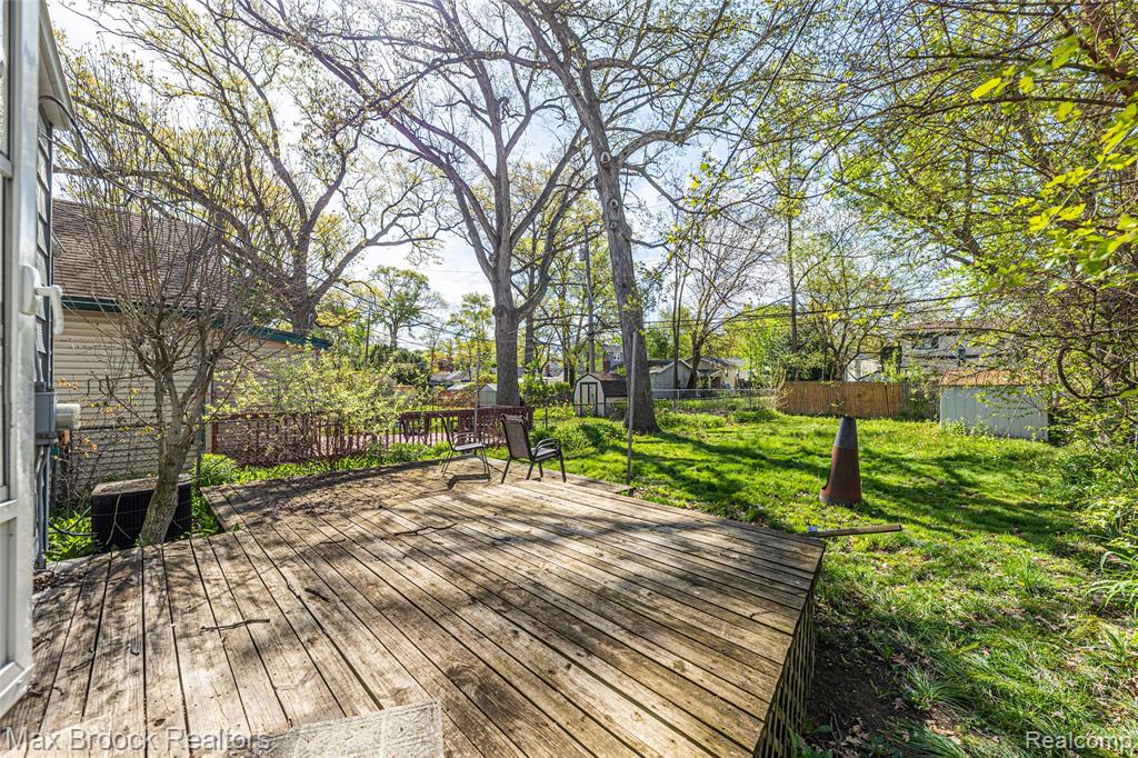 450 E MAPLEHURST Street, Ferndale, MI 48220 — Photo 12