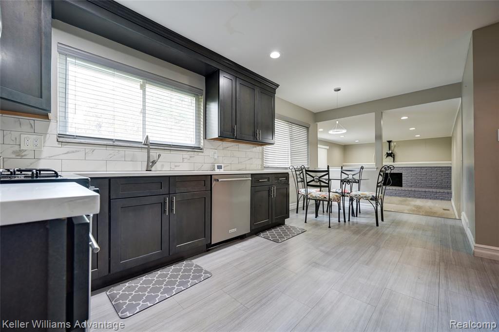 18467 Middlesex Avenue, Lathrup Village, MI 48076 — Photo 20
