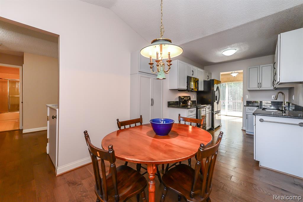 35037 Red Pine Drive, 116, Farmington Hills, MI 48335 — Photo 13