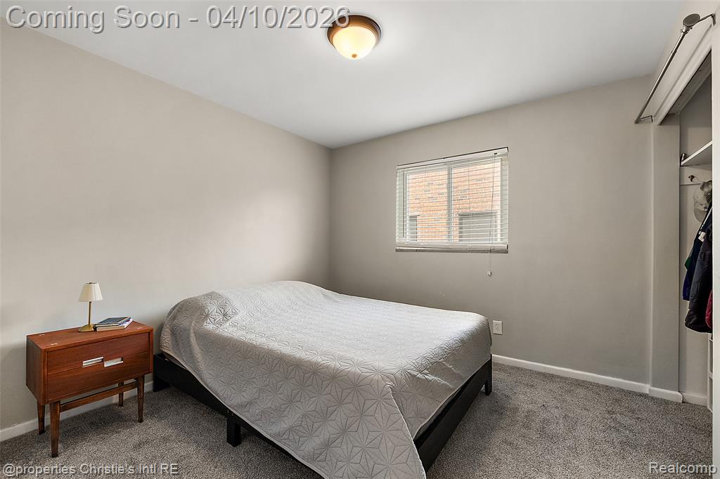 24658 Roanoke Avenue, Oak Park, MI 48237 — Photo 18