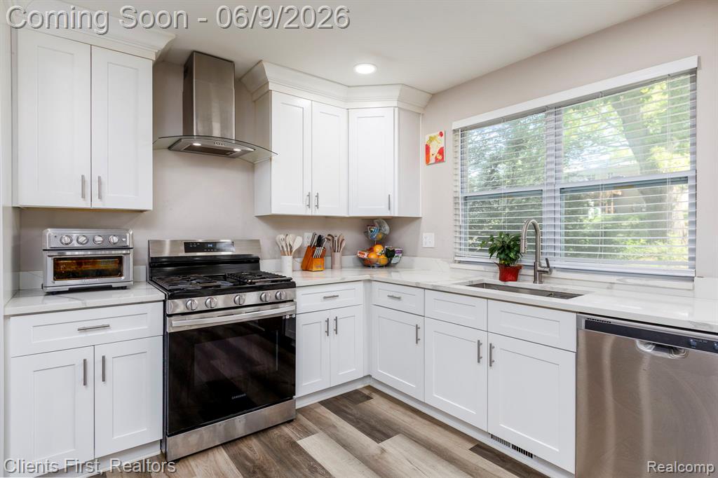 36515 Vicary Lane, Farmington, MI 48335 — Photo 11