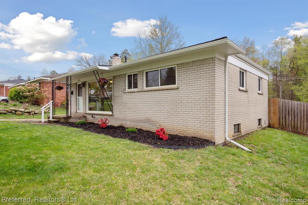 713 Duchess Street, Milford, MI 48381 — Photo 5