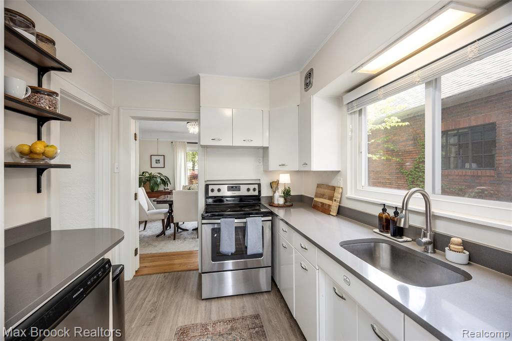 429 W Drayton Street, Ferndale, MI 48220 — Photo 10