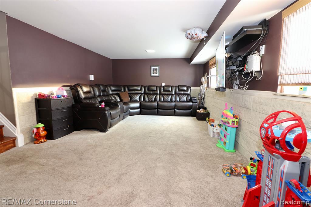 692 EASLEY Drive, Westland, MI 48186 — Photo 18