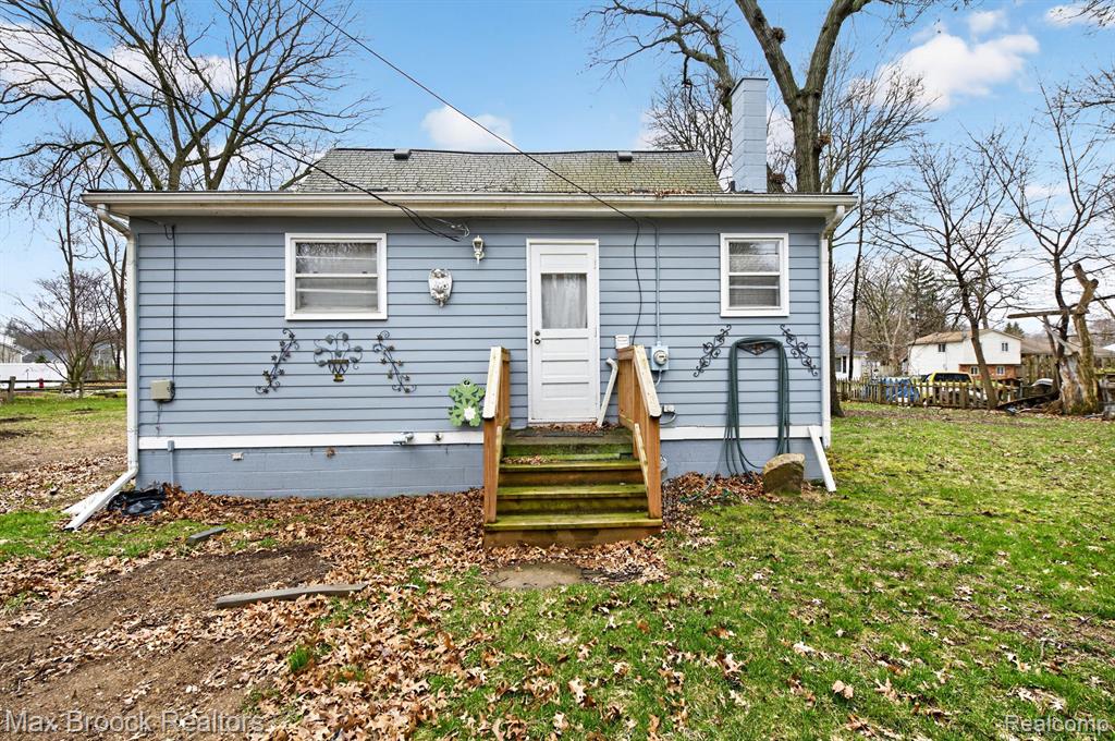 9024 MANDON Road, White Lake, MI — Photo 30