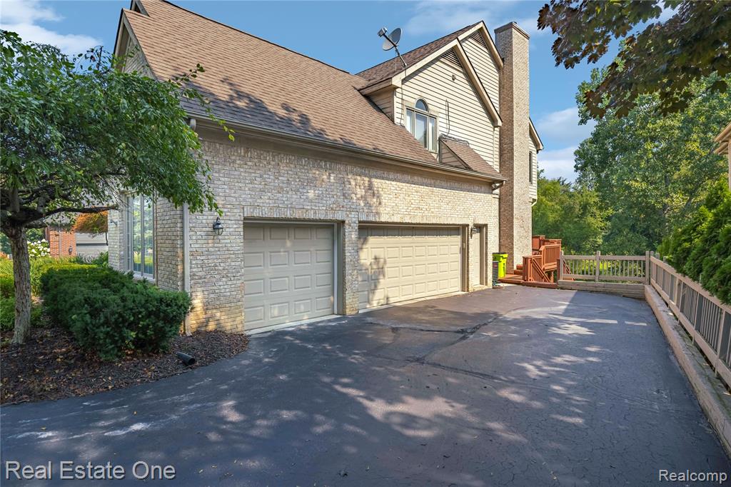 6210 Orchard Woods Drive, West Bloomfield, MI 48324 — Photo 6