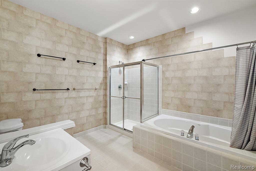 17061 LOCHMOOR, Northville, MI 48168 — Photo 27