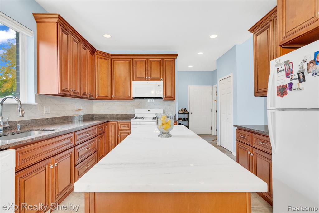 24986 Murray Street, Harrison Township, MI — Photo 17