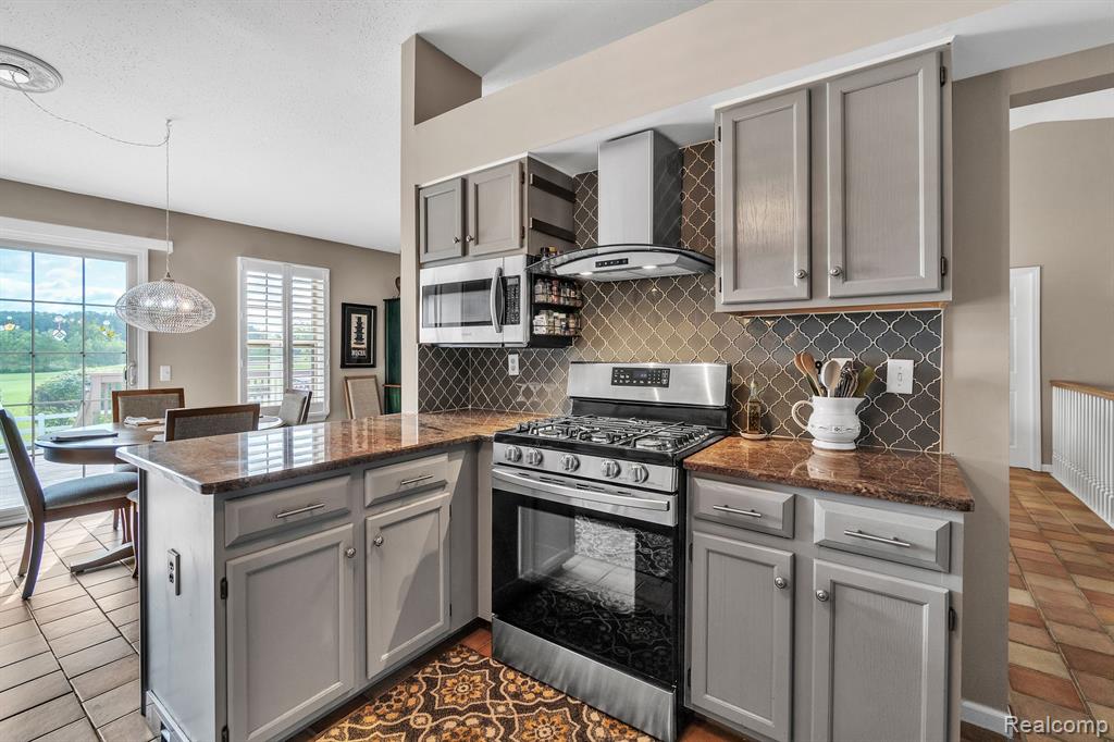 1955 PEBBLE CREEK Drive, Canton, MI 48188 — Photo 21