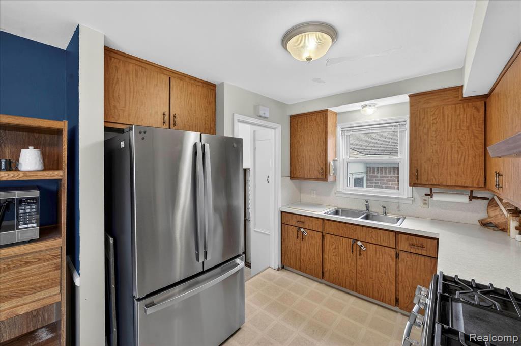 9619 Mayfield Street, Livonia, MI 48150 — Photo 16