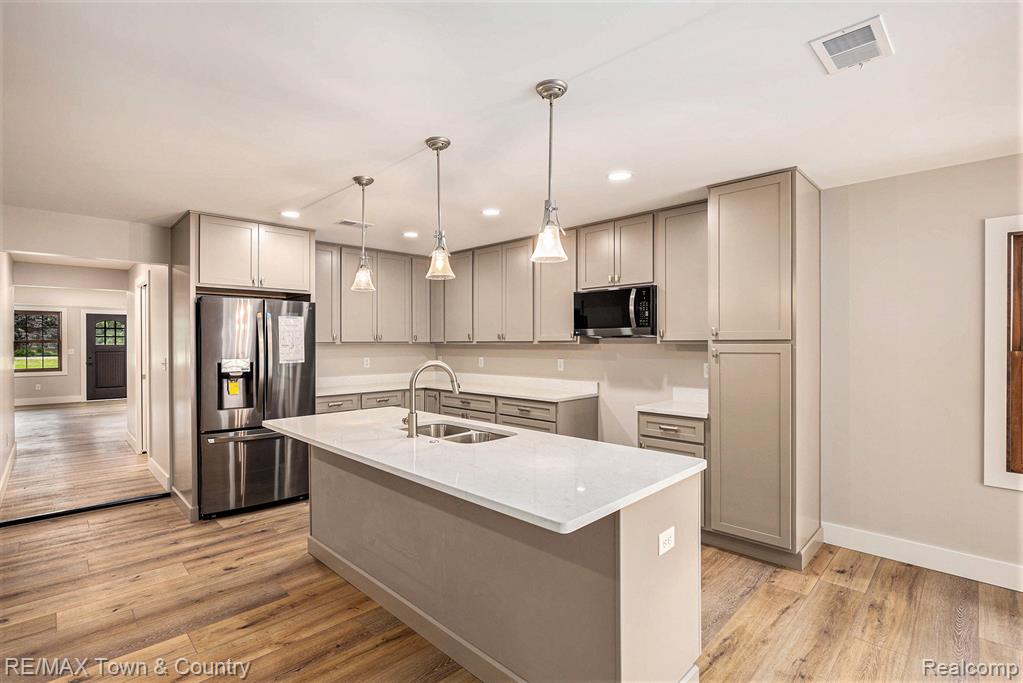 6400 N SEYMOUR Road, Flushing, MI 48433 — Photo 12