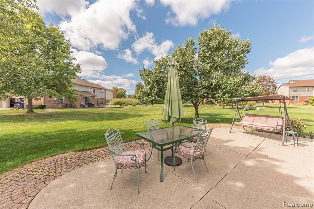 46551 SCOTIA, Canton, MI 48187 — Photo 2