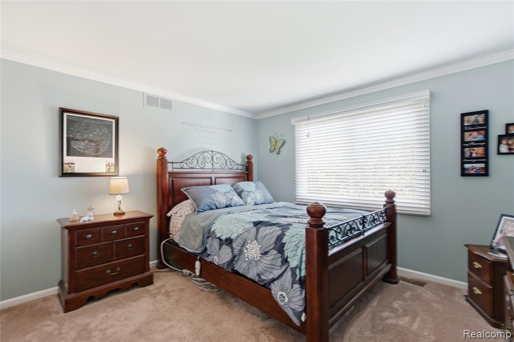46884 Ben Franklin Drive, Utica, MI 48315 — Photo 34
