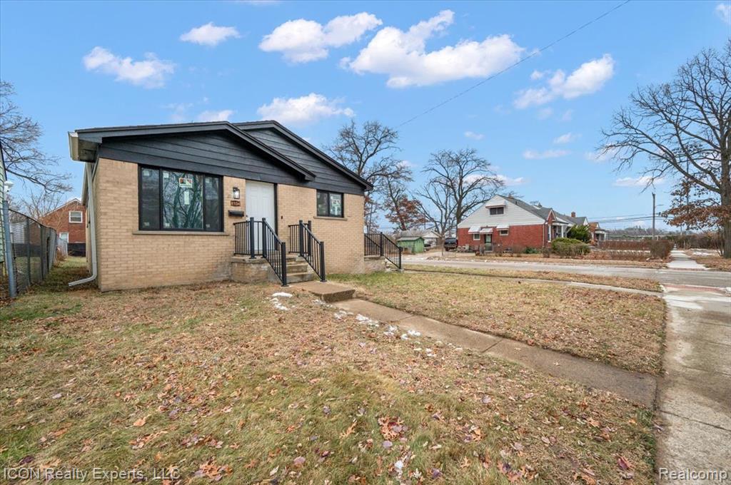 8104 Cloverdale Avenue, Ferndale, MI 48220 — Photo 4