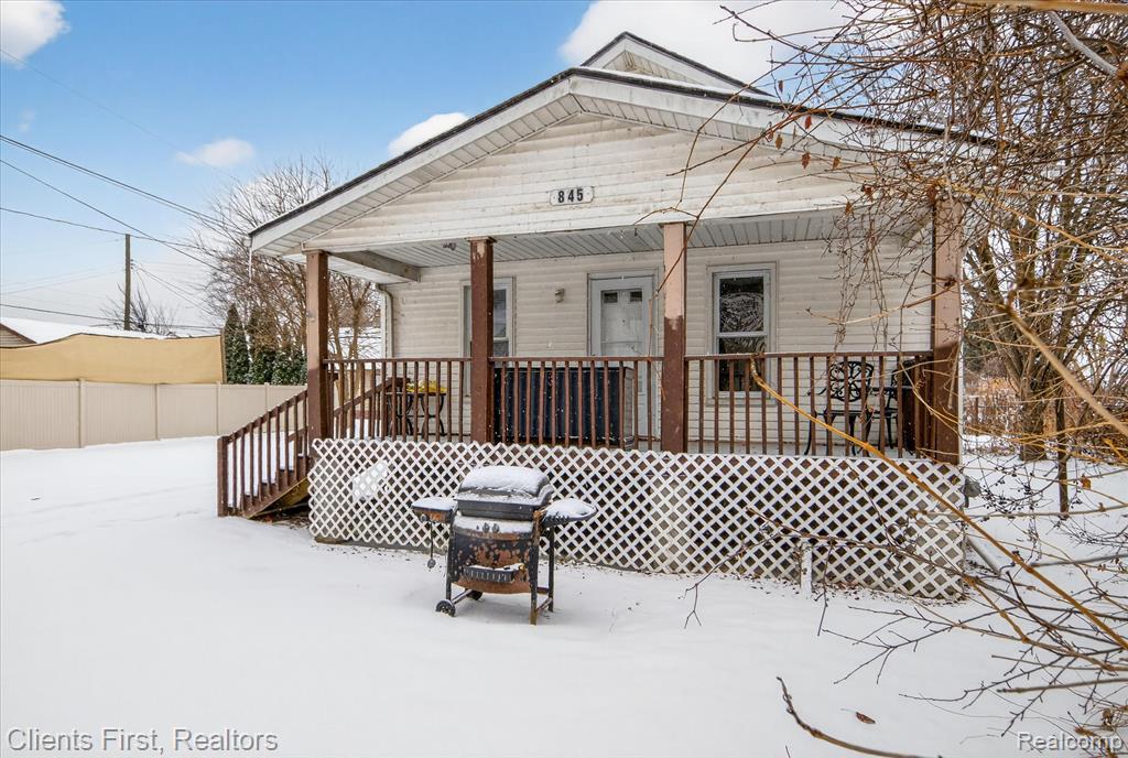 845 Orange Street, Wyandotte, MI 48192 — Photo 3