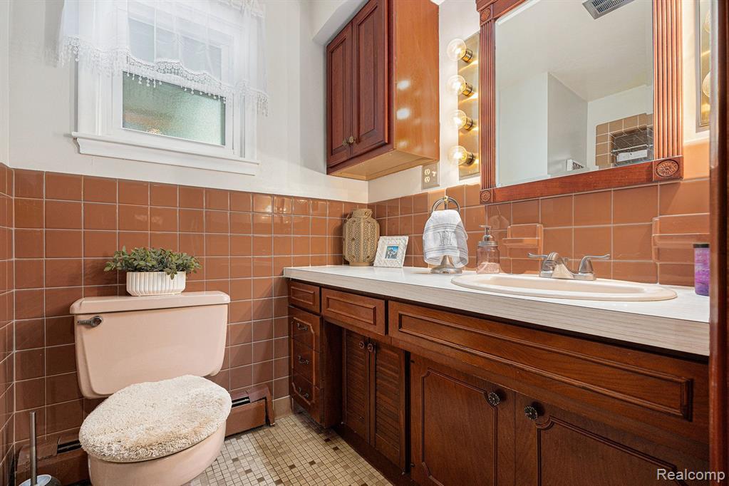 550 N GLASSFORD Street, Capac, MI 48014 — Photo 14