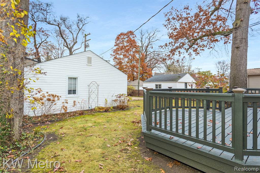 620 CATALPA Drive, Royal Oak, MI 48067 — Photo 35