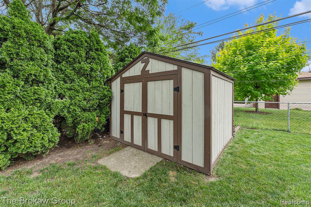 40456 Meade Point Drive, Sterling Heights, MI 48313 — Photo 28